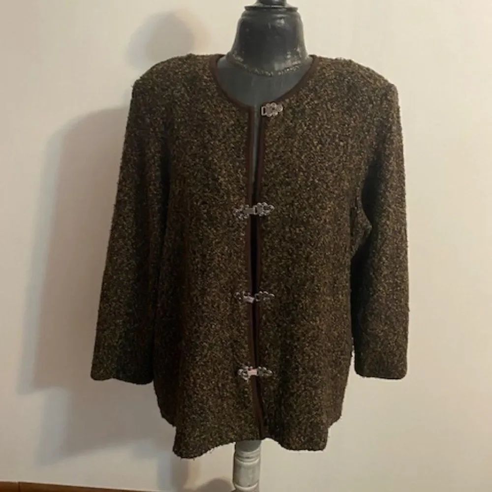 eccotoo Brown/Tan sweater with clasp closure, size 3X
